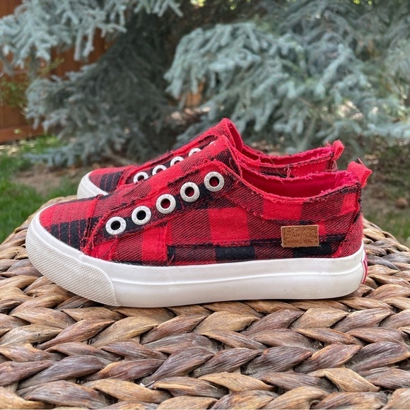 Kids Blowfish Malibu Red & Black Plaid Slip-on Laceless Sneakers. - Picture 9 of 9